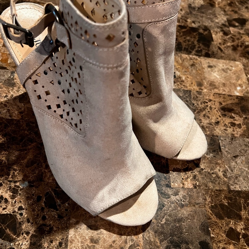 Elegant Gray Peep-Toe Ankle Boots
